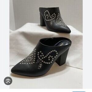 NWT! Black leather  western booties